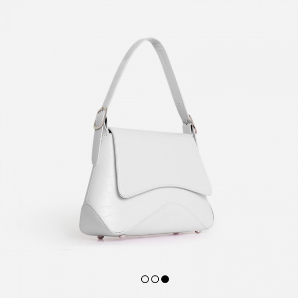 NWT EGO KENNEDY SHAPED SHOULDER BAG IN WHITE CROC PRINT FAUX LEATHER - Picture 3 of 3